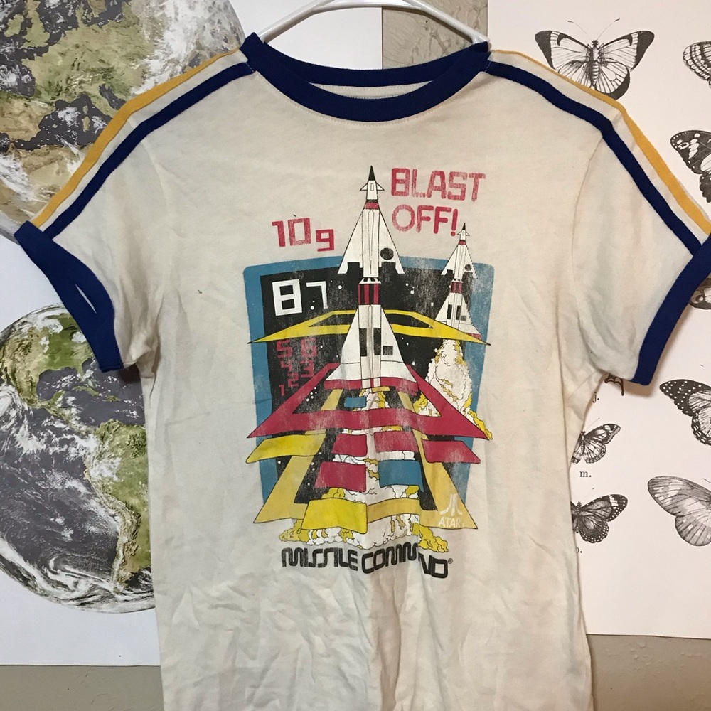 Vintage style rocket graphic tee